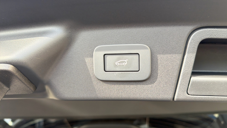 Land Rover Range Rover Velar 2.0 D200 MHEV Autobiography 5dr Auto [Revised] Diesel Estate